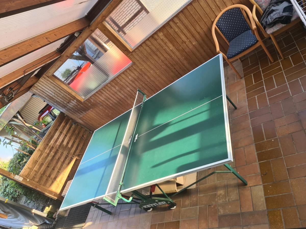 Geraumiges Ferienhaus Bad Salzuflen: Spacious 4-Bedroom Retreat for Business & Families Exterior photo
